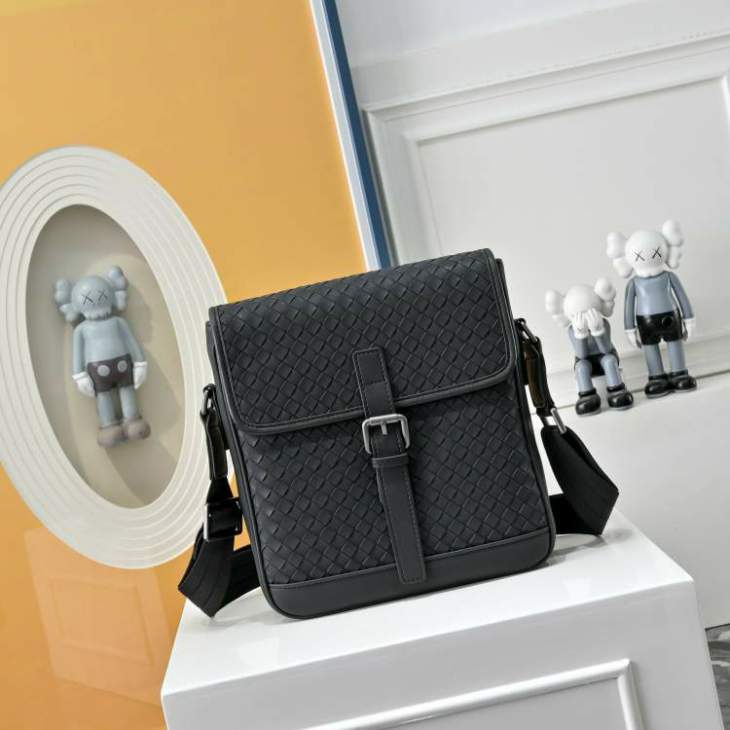 Picture of Bottega Veneta Mens Bags _SKUfw208747619fw